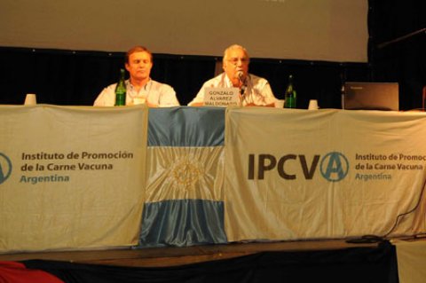 MAS DE 800 ASISTENTES, EN EL  SEMINARIO DEL IPCVA EN RIO CUARTO...