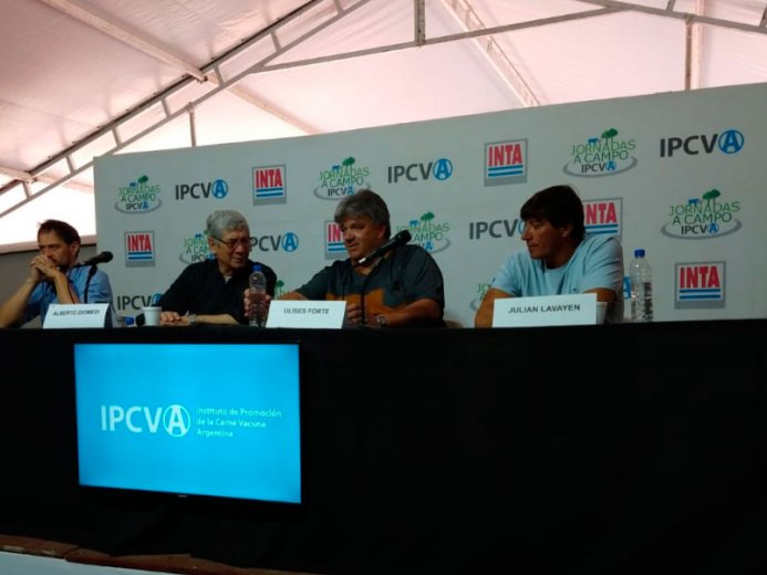 MÁS DE 300 PRODUCTORES EN LA JORNADA A CAMPO<br> DEL IPCVA EN ...